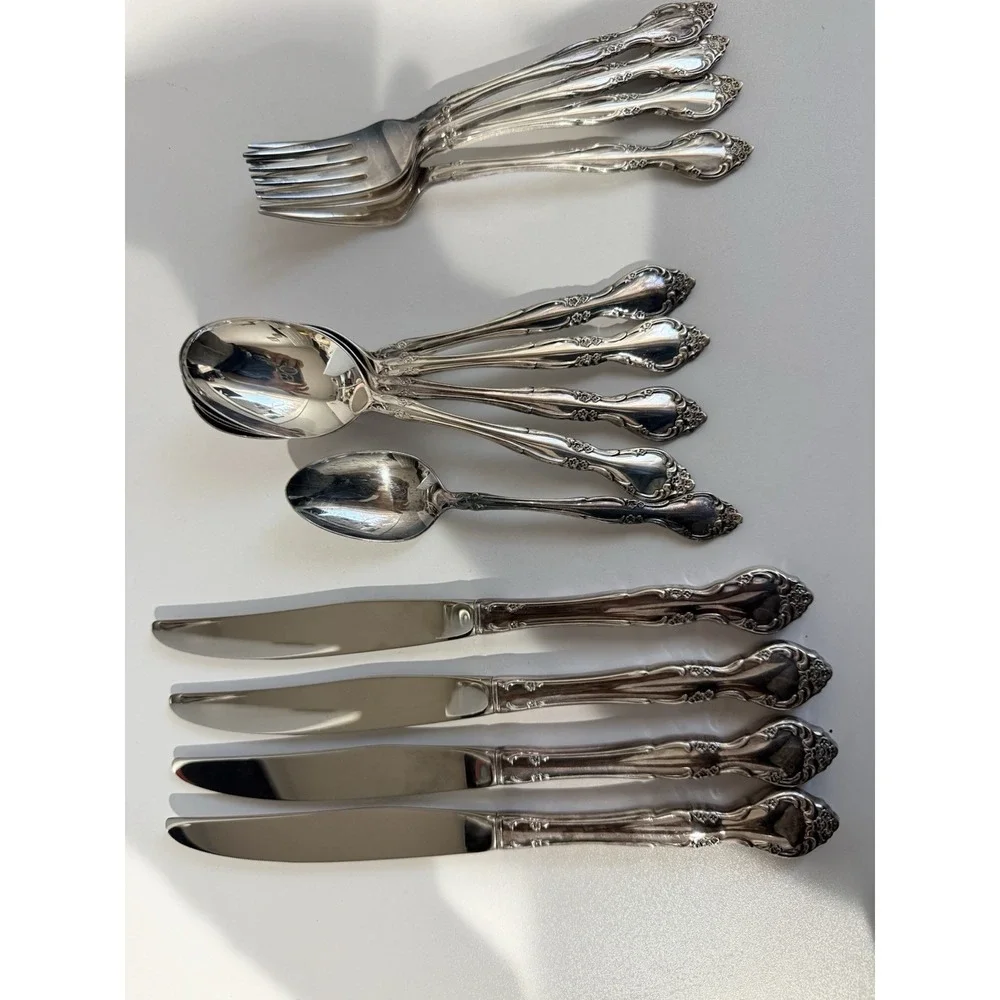 Oneida‎ Community Silverplate AFFECTION - 13 Pieces